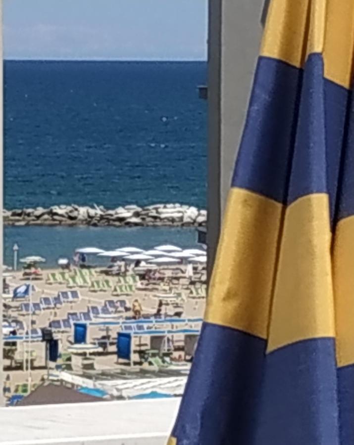 Residence Sangiorgi Cattolica Buitenkant foto
